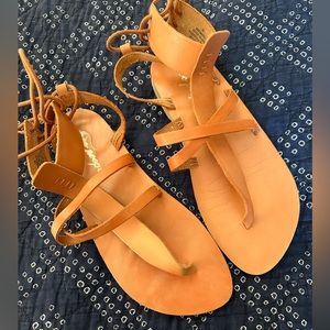 NWOT Free People Vacation Day Wrap Sandals - euro Size 39 - color/vachetta
